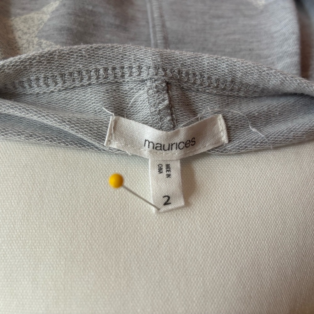 Maurices Gray Star Long Sleeve Tee - Picture 4 of 6